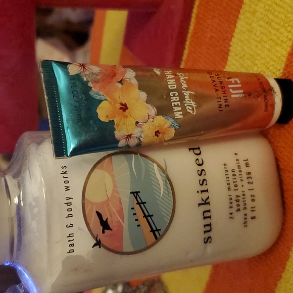 Bbw sun-kissed  and Fiji sunshine guava times hand cream - Picture 2 of 3